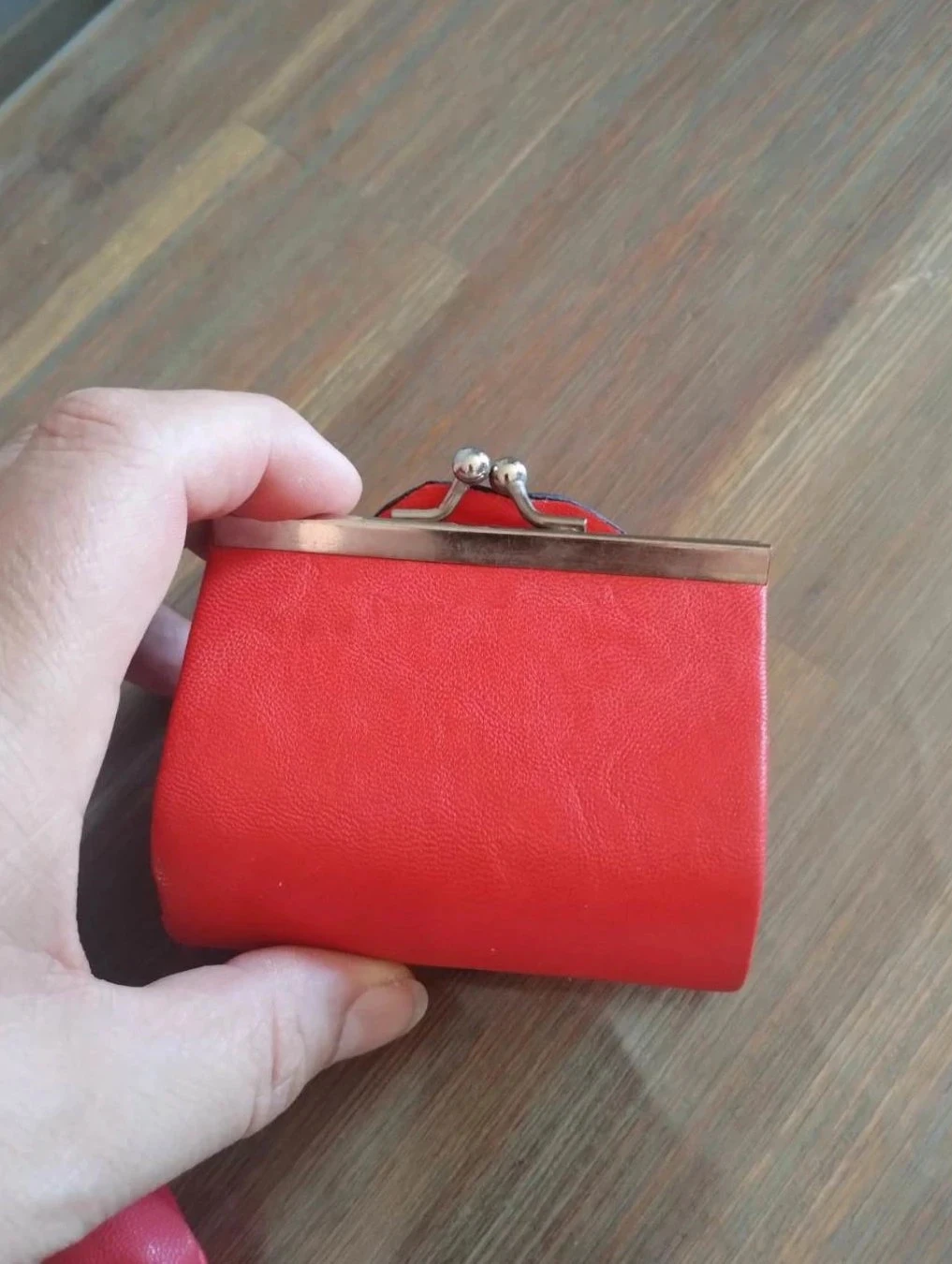 Set of two red flower embossed coin purses – photo 4